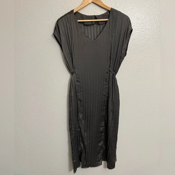 Grade & Gather Pleated Tie Dress - Picture 13 of 13